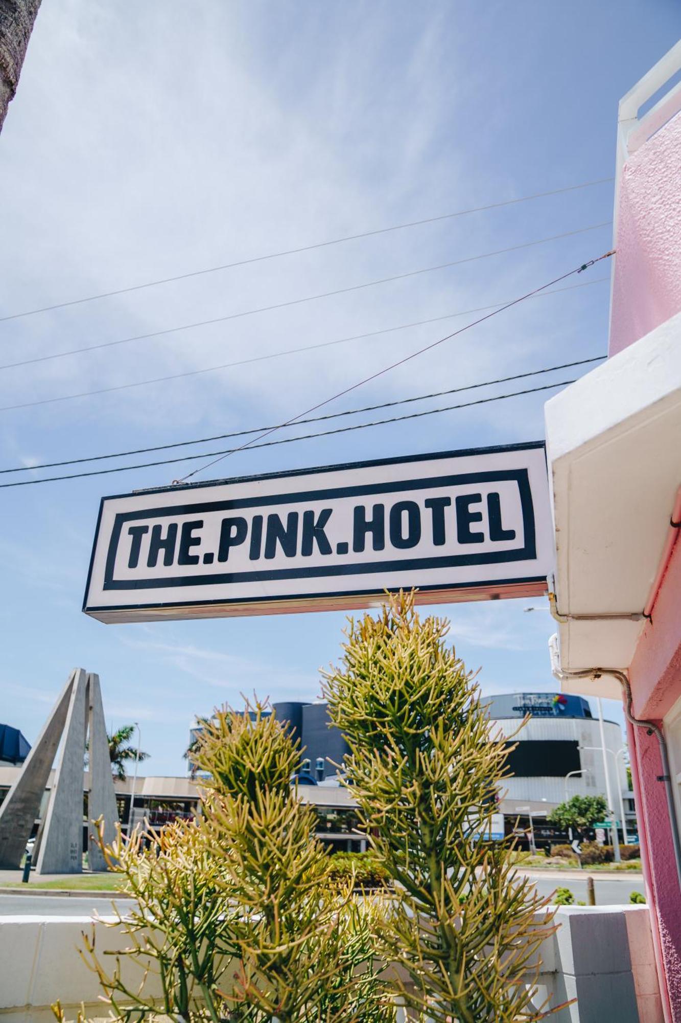 The Pink Hotel Coolangatta Gold Coast Esterno foto