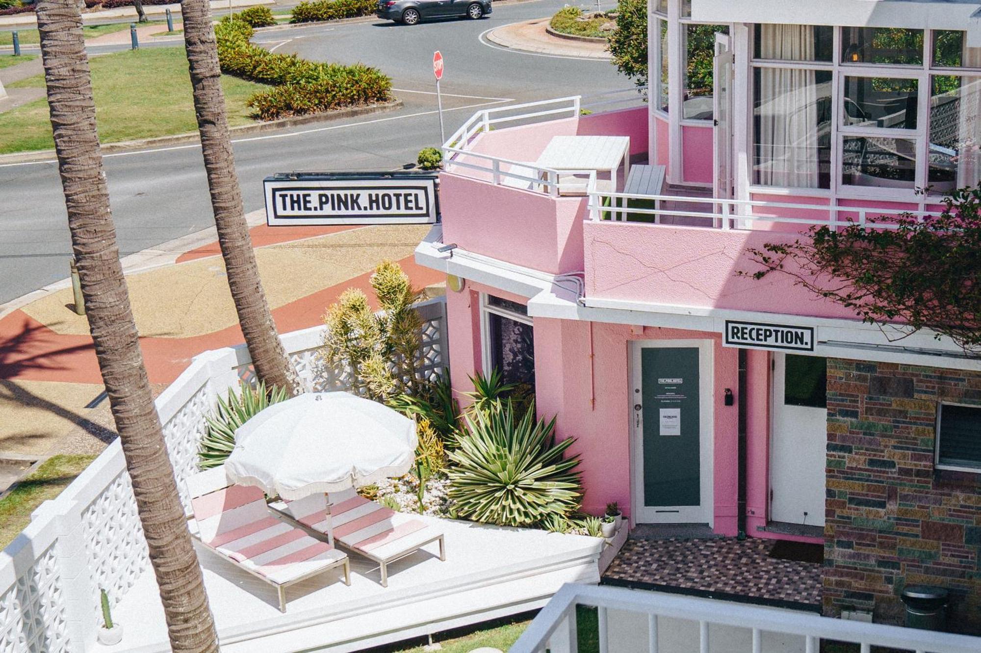 The Pink Hotel Coolangatta Gold Coast Esterno foto